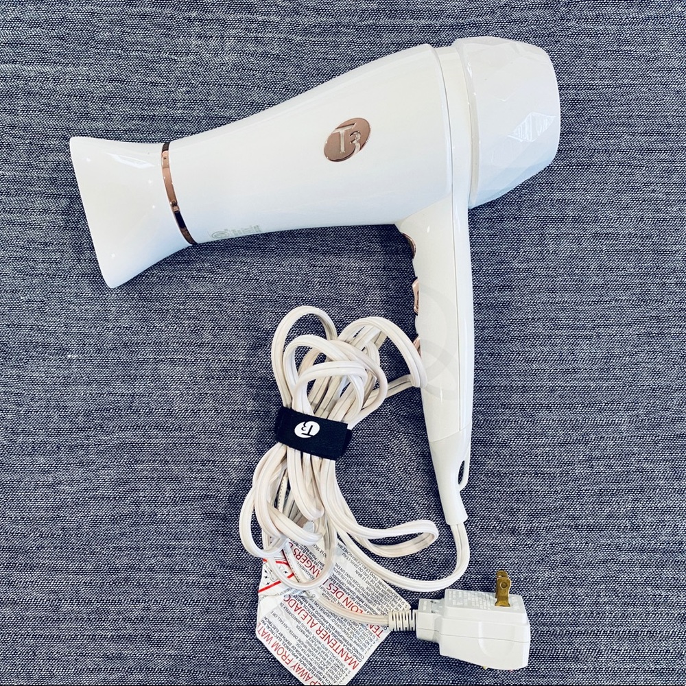 T3 Micro Featherweight Professional Hairdryer